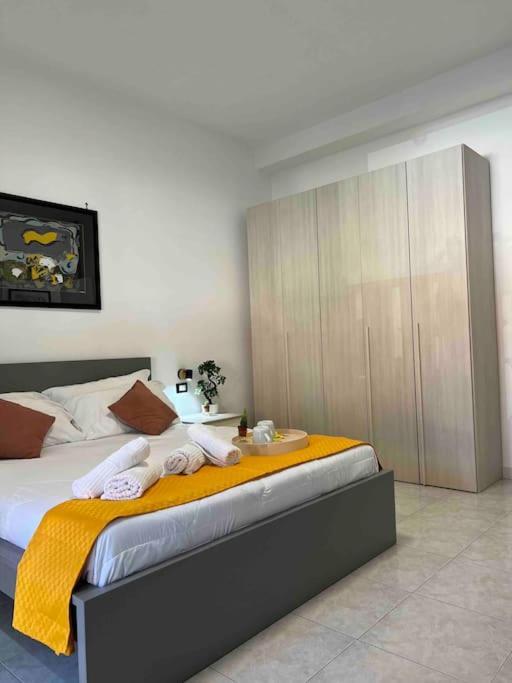 3 Fermate Dal Colosseo - Casa Vacanze Elena - 50 M Da Metro Garbatella ローマ エクステリア 写真