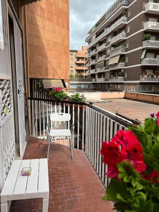 3 Fermate Dal Colosseo - Casa Vacanze Elena - 50 M Da Metro Garbatella ローマ エクステリア 写真