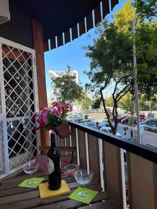3 Fermate Dal Colosseo - Casa Vacanze Elena - 50 M Da Metro Garbatella ローマ エクステリア 写真