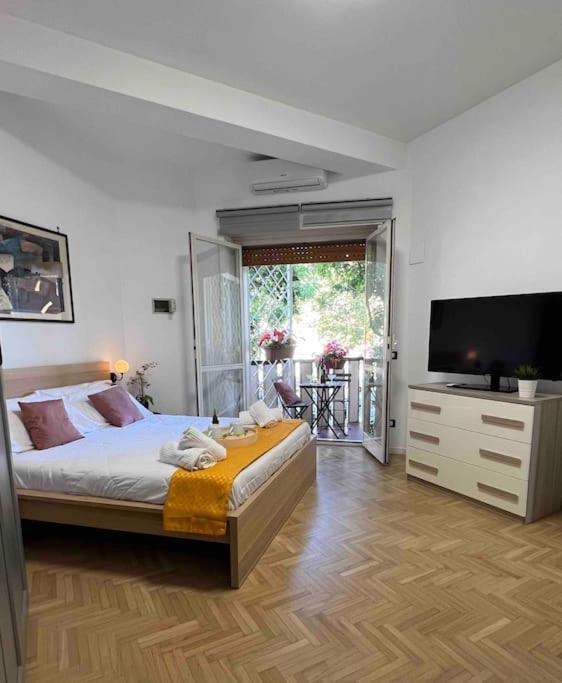 3 Fermate Dal Colosseo - Casa Vacanze Elena - 50 M Da Metro Garbatella ローマ エクステリア 写真