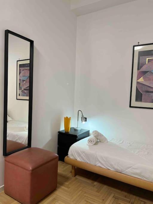 3 Fermate Dal Colosseo - Casa Vacanze Elena - 50 M Da Metro Garbatella ローマ エクステリア 写真