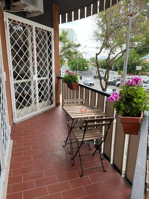 3 Fermate Dal Colosseo - Casa Vacanze Elena - 50 M Da Metro Garbatella ローマ エクステリア 写真